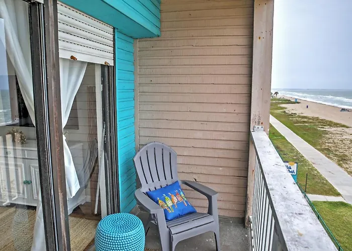 Beachfront Corpus Christi Condo With Deck And Views!