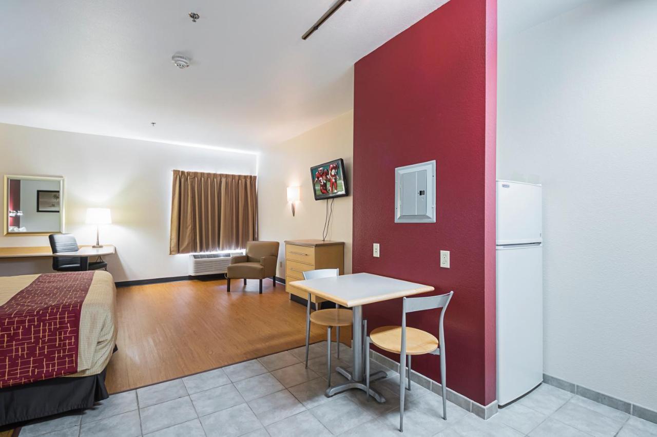 Hotel Red Roof & 2*