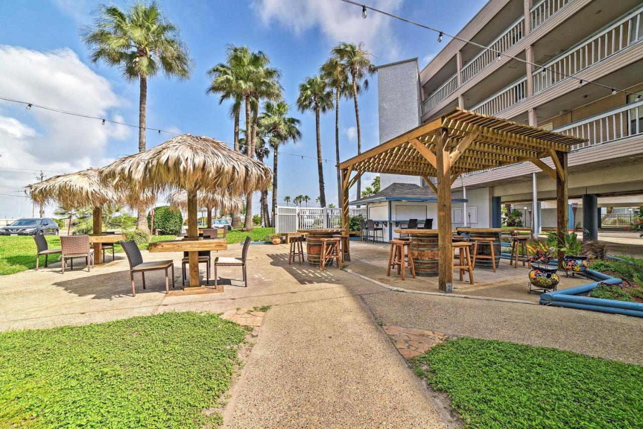 Beach Balcony, Pool Access, Steps To Shore! Corpus Christi
