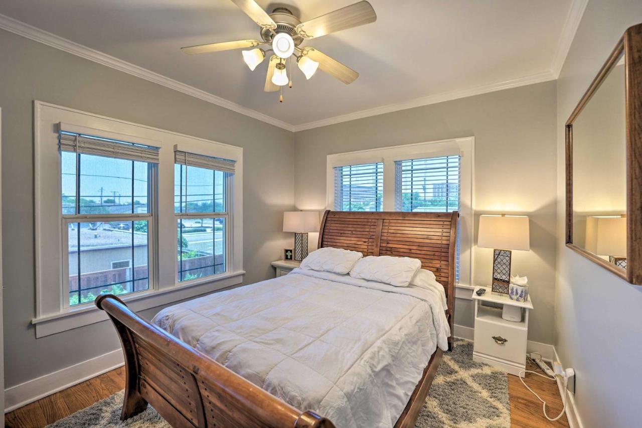 With Pool And Hot Tub Walk To Bay Holiday home Corpus Christi