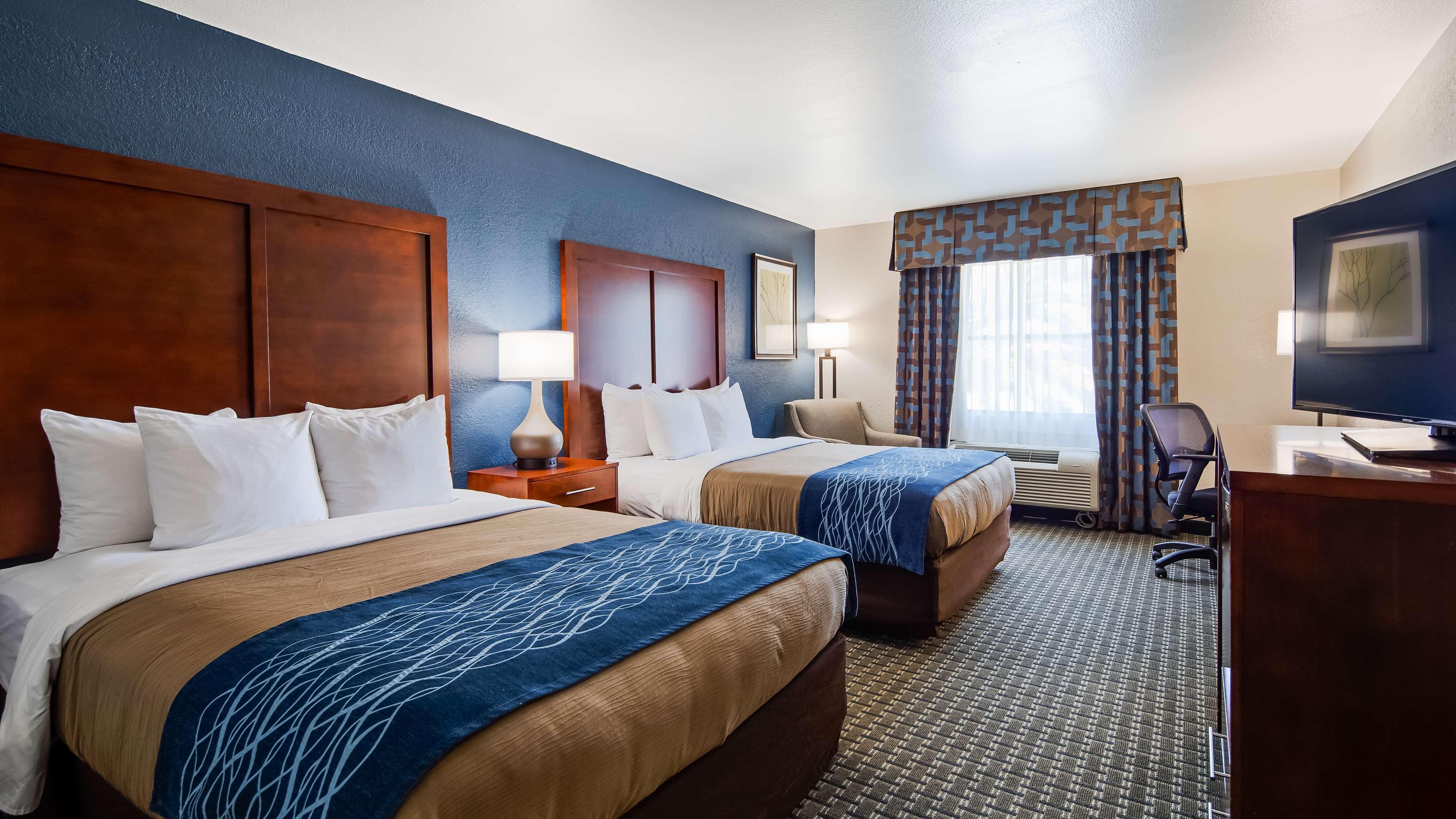 Western Northwest & Hotel 2*