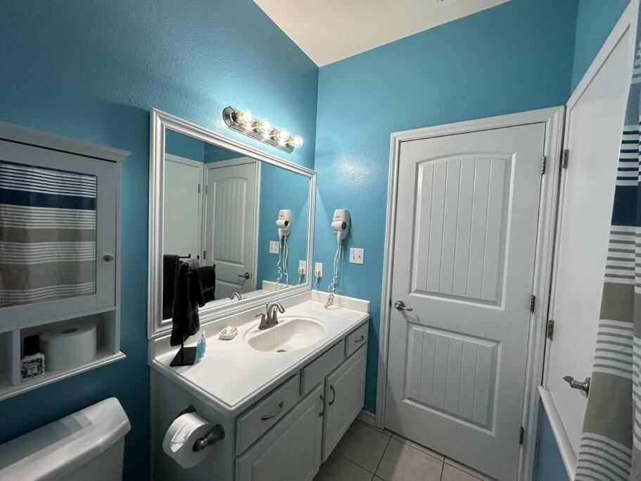 Barefoot - Pet Friendly- 2 Bdrm Townhome Corpus Christi