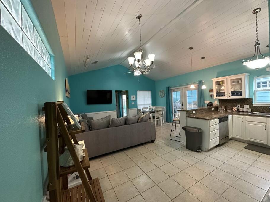 Villa Barefoot - Pet Friendly- 2 Bdrm Townhome