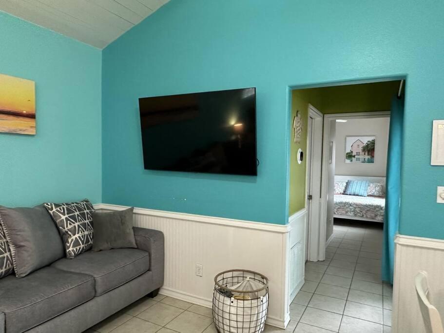 Barefoot - Pet Friendly- 2 Bdrm Townhome