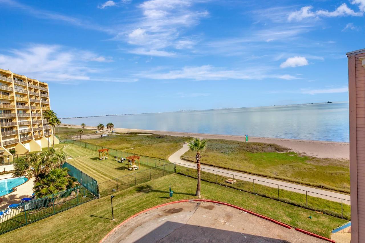 View & Seabreezes Aparthotel
