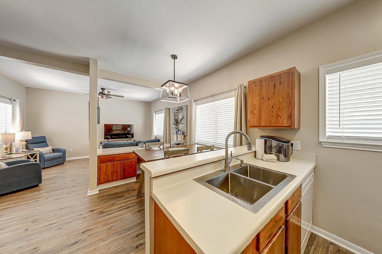 Leeward Isles 207 * Corpus Christi
