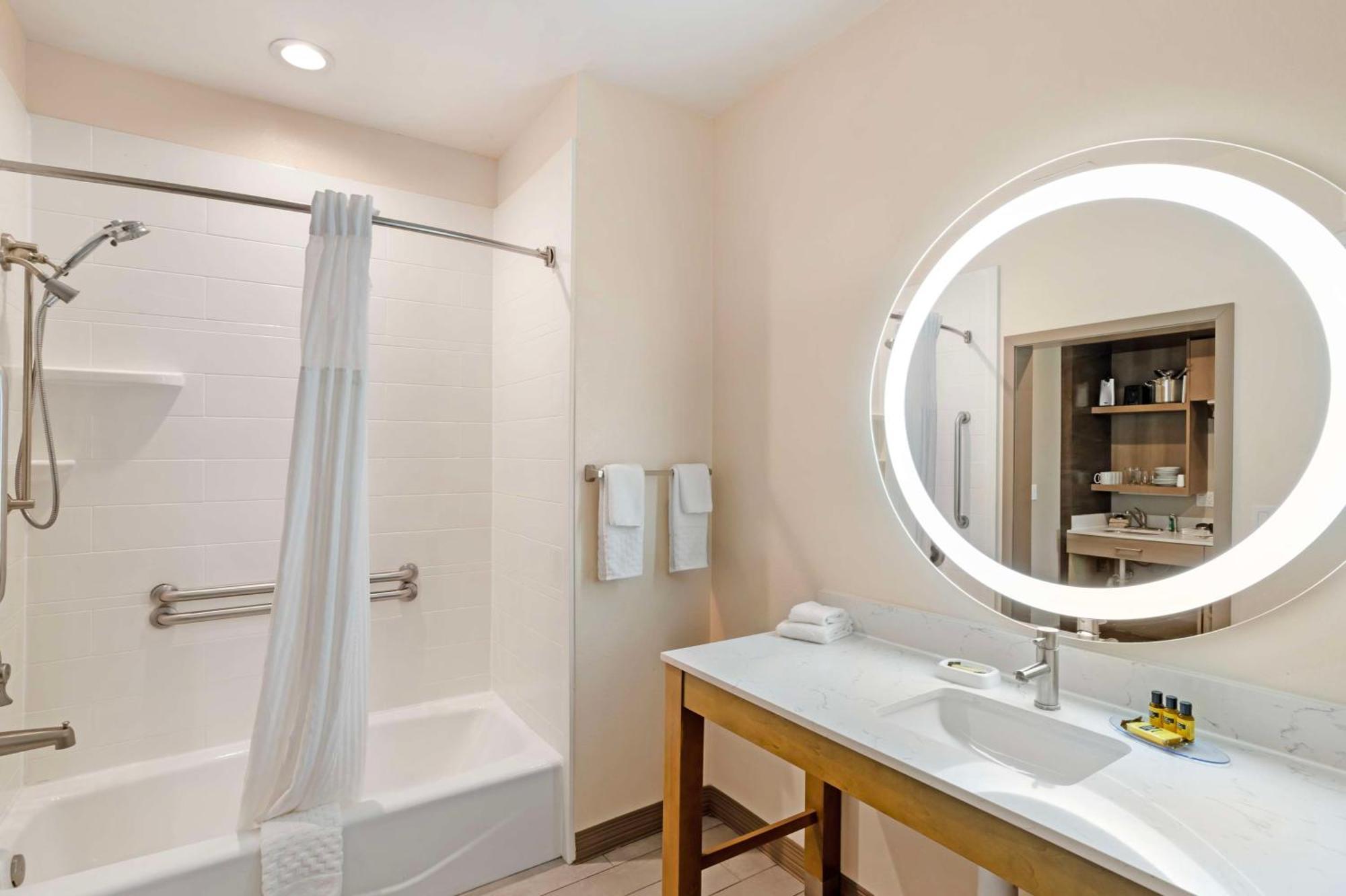 Western Executive Residency Ih-37 Corpus Christi