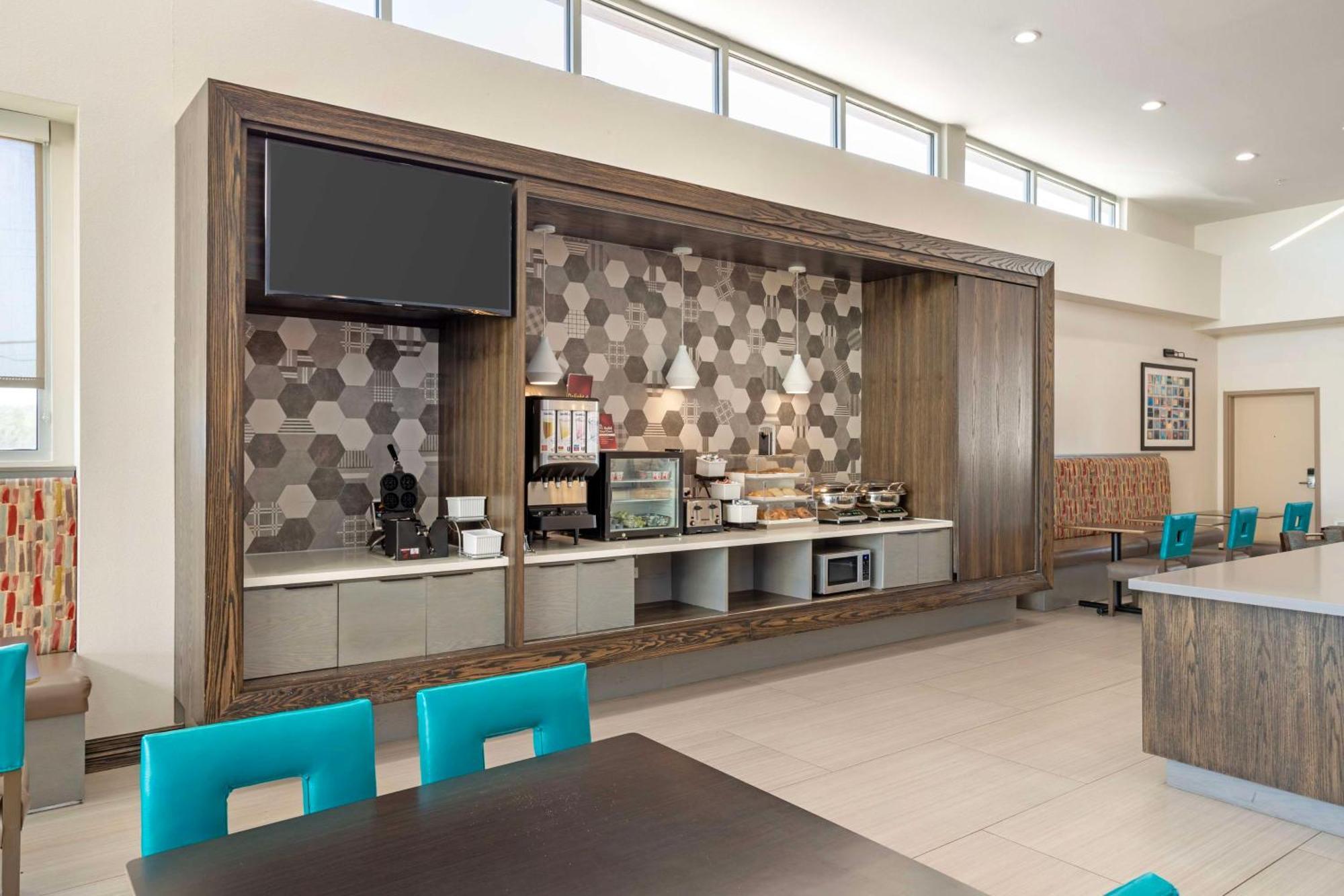Western Executive Residency Ih-37 Hotel