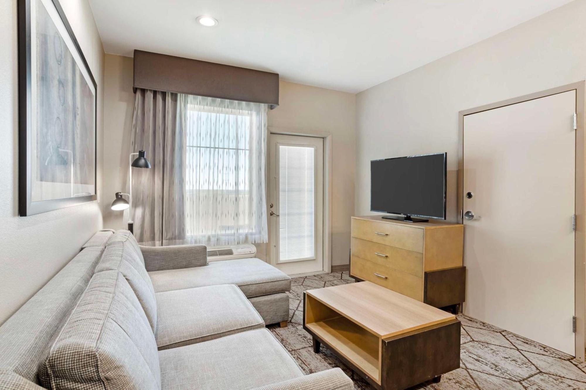 Western Executive Residency Ih-37 Hotel
