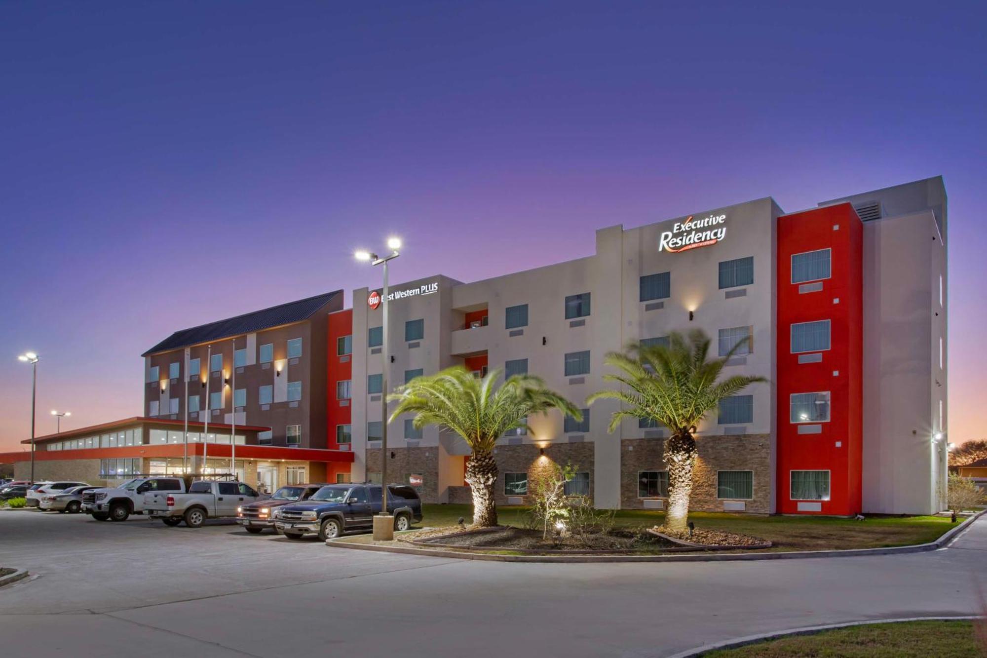 Western Executive Residency Ih-37 Hotel