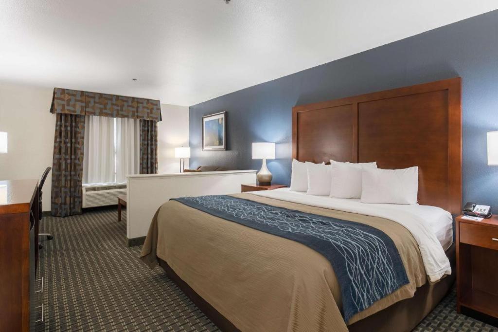 Western Northwest & Hotel