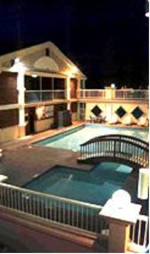 Bayfront Motel 3*