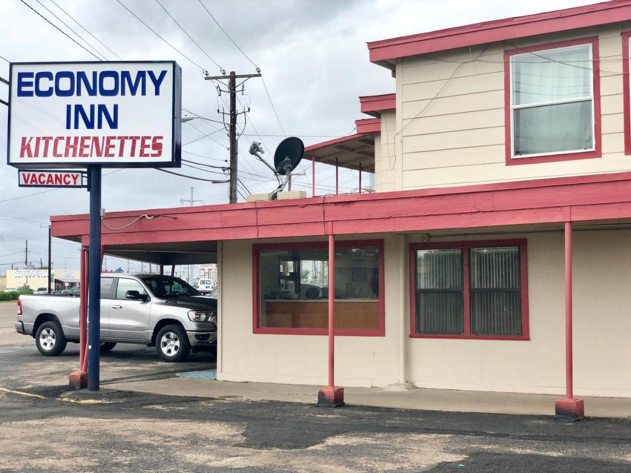 Economy 2* Corpus Christi