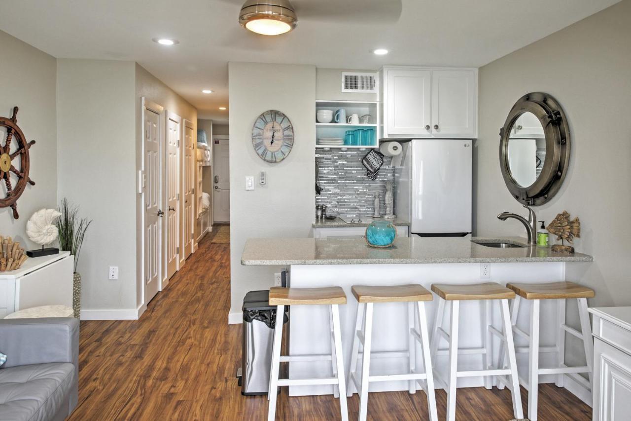 Beachfront With Deck And Views! Corpus Christi