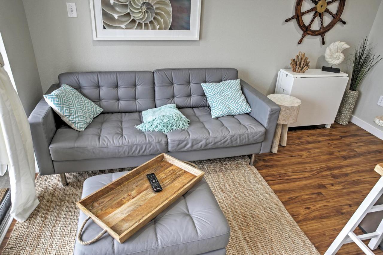 Beachfront With Deck And Views! Apartment
