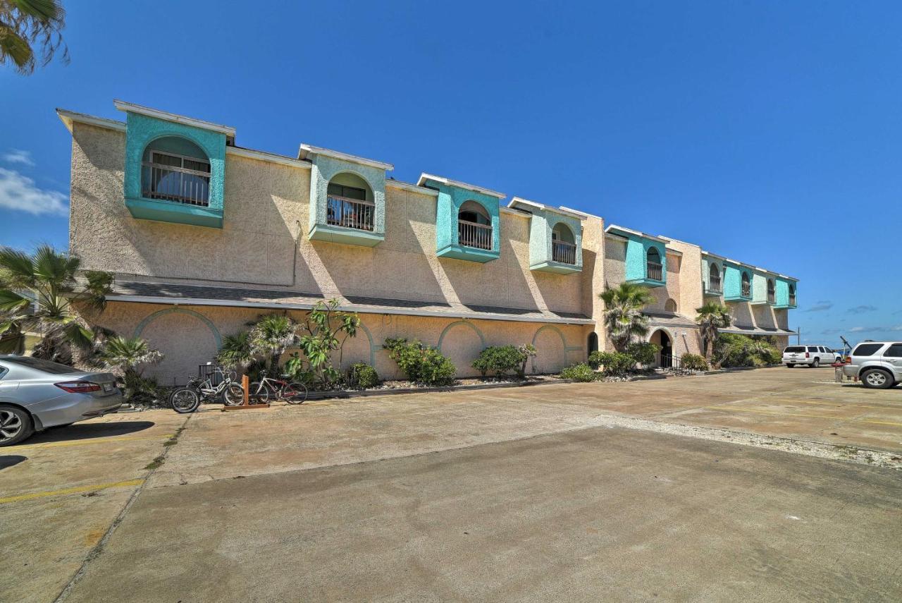 With Pool Walk To The Beach! Apartment *